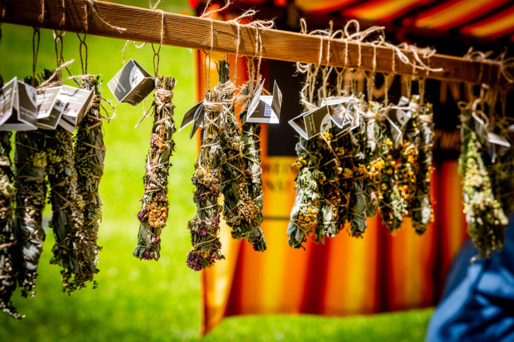 kraeuterfestival-2025-raeucherkraeuter.jpg